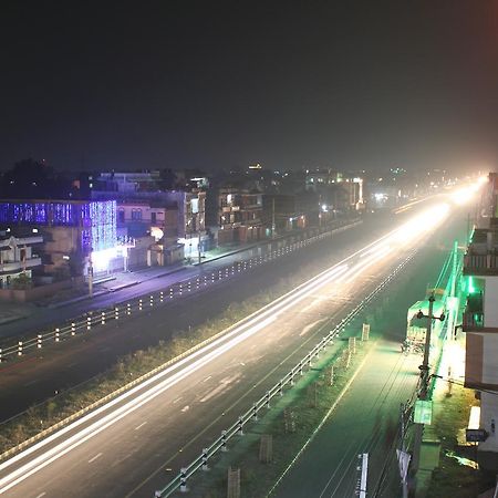Asian Hotel Butwal Exteriör bild